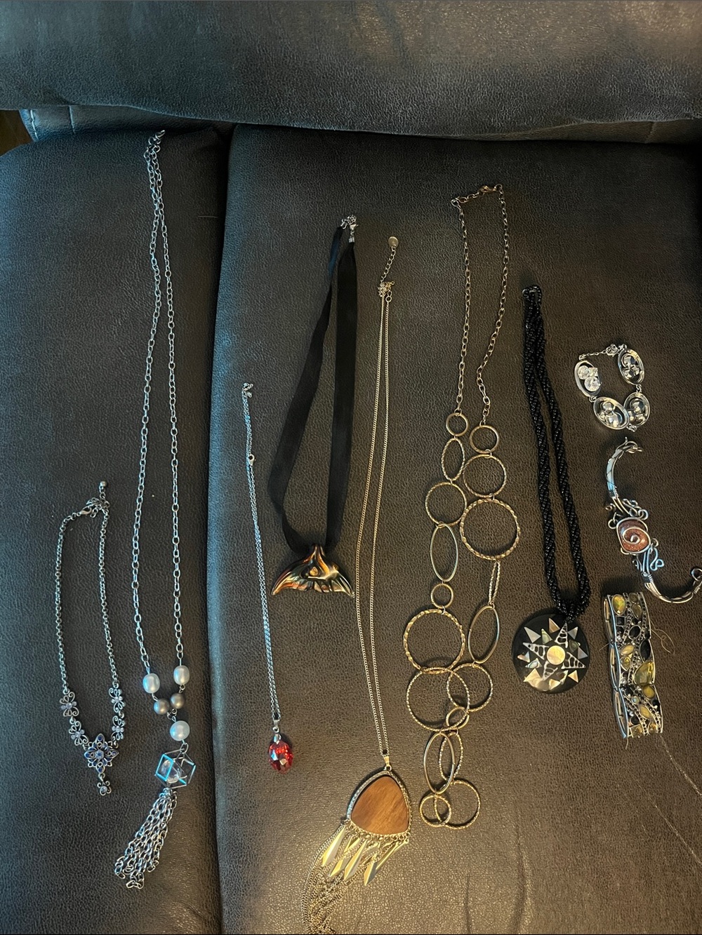 Lot Mixed Women's Necklace and bracelets Collection - Black, Gold, Silver Accent